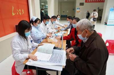 商城縣人民醫(yī)院開展“健康生活與糖尿病”主題義診活動(dòng)